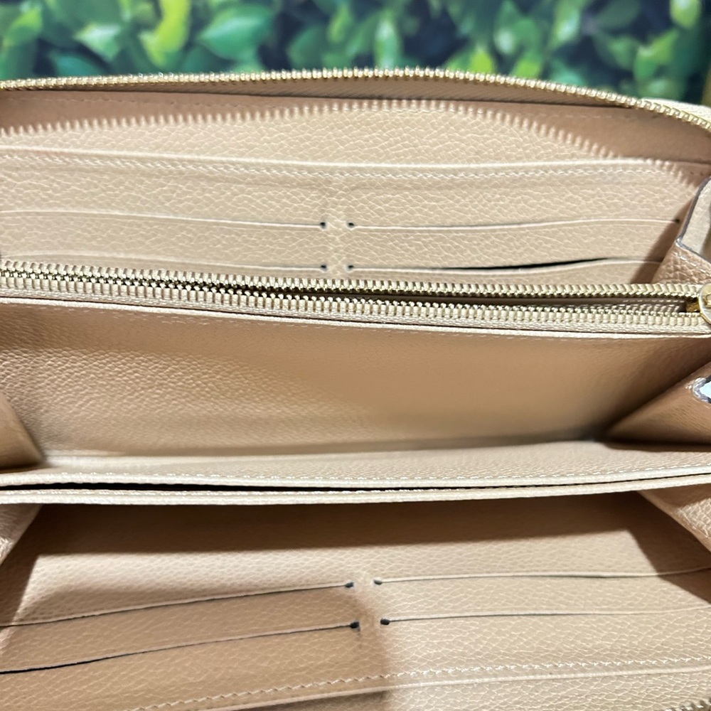 Louis Vuitton Empriente Wallet - Picture 8 of 8